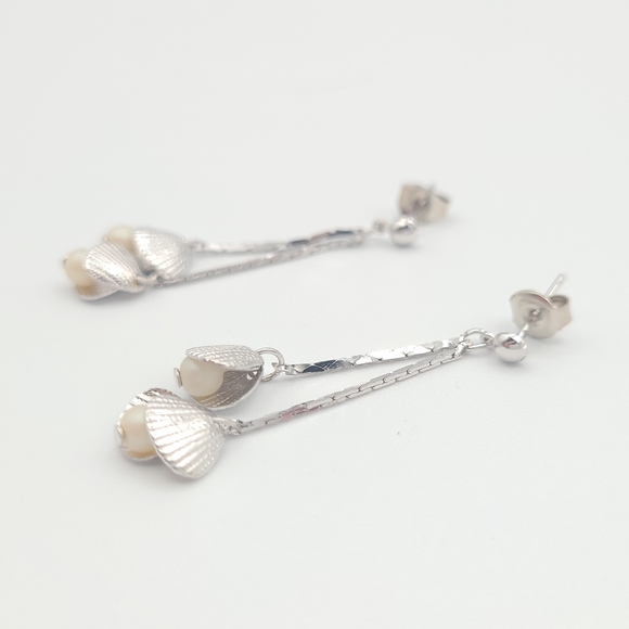 Silver Seashell Drop Earrings with Pearl | Dainty Beach Coastal Jewelry - Picture 3 of 9